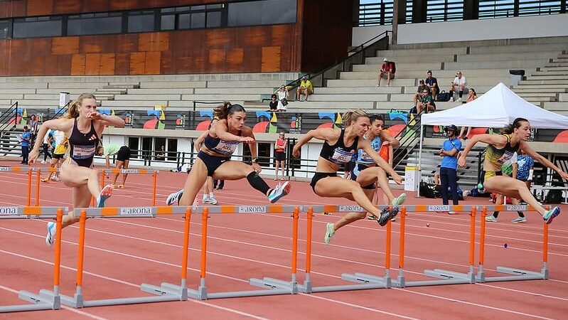la publicación original.

En la ciudad de Madrid, se reportó un aumento en los casos de COVID-19 en las últimas semanas. Las autoridades sanitarias han expresado su preocupación y han instado a la población a seguir respetando las medidas de prevención, como el uso de mascarillas y el distanciamiento social.

Además, se ha anunciado que se pondrá en marcha un plan de vacunación masiva para acelerar el proceso de inmunización de la población. Se espera que esto ayude a controlar la propagación del virus y a reducir la presión sobre el sistema de salud.

Por otro lado, se ha confirmado la llegada de una nueva cepa de coronavirus al país, lo que ha generado inquietud entre la población. Las autoridades han asegurado que se están tomando todas las medidas necesarias para prevenir su propagación y han instado a la población a mantener la calma y seguir las recomendaciones de las autoridades sanitarias.