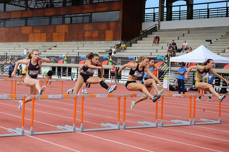 la publicación original.

En la ciudad de Madrid, se reportó un aumento en los casos de COVID-19 en las últimas semanas. Las autoridades sanitarias han expresado su preocupación y han instado a la población a seguir respetando las medidas de prevención, como el uso de mascarillas y el distanciamiento social.

Además, se ha anunciado que se pondrá en marcha un plan de vacunación masiva para acelerar el proceso de inmunización de la población. Se espera que esto ayude a controlar la propagación del virus y a reducir la presión sobre el sistema de salud.

Por otro lado, se ha confirmado la llegada de una nueva cepa de coronavirus al país, lo que ha generado inquietud entre la población. Las autoridades han asegurado que se están tomando todas las medidas necesarias para prevenir su propagación y han instado a la población a mantener la calma y seguir las recomendaciones de las autoridades sanitarias.