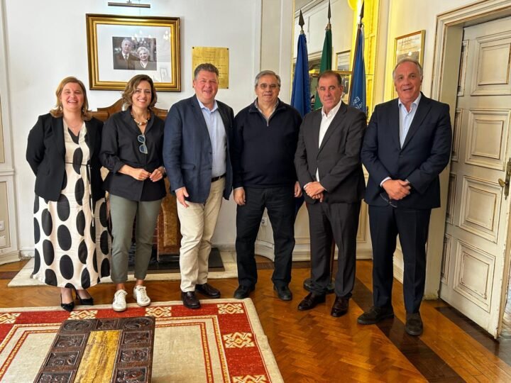 Delegación canaria conoce modelo portugués de Formación Profesional