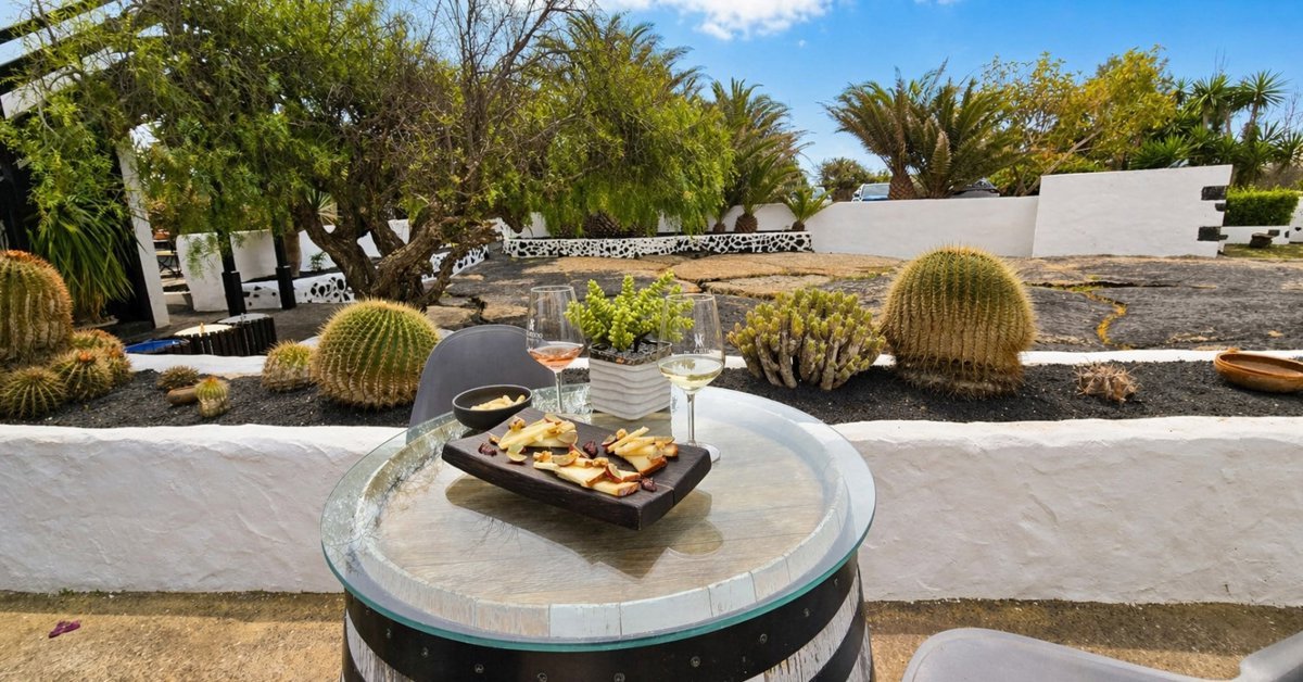 El vino se vive y se degusta en El Grifo Hotel, un lugar emblemático en Lanzarote.
