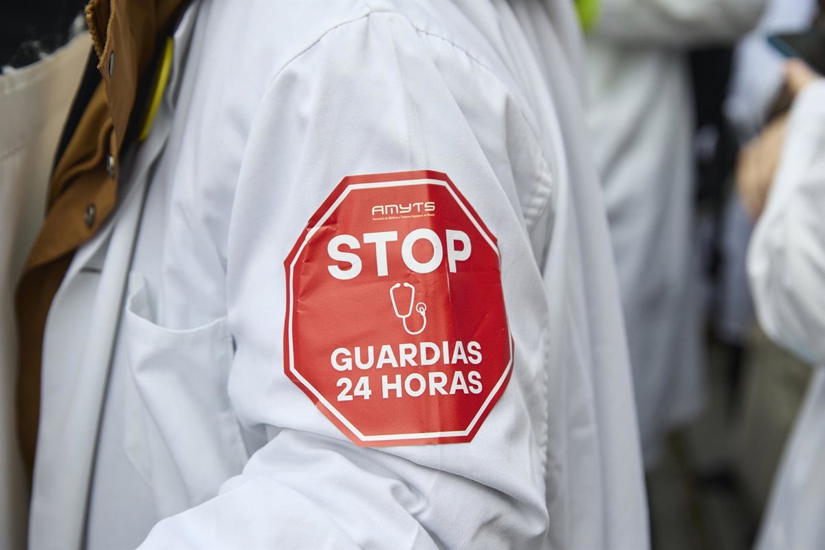 Mejoras en la Sanidad Pública: guardias obligatorias, más personal y salario, incompatibilidad con la privada.