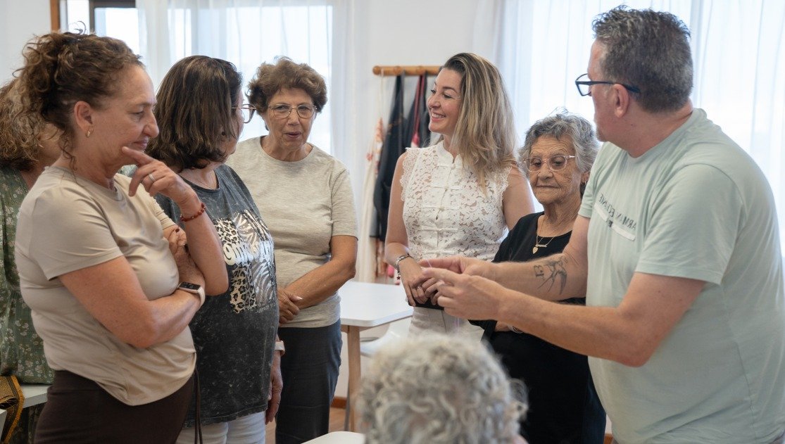 Programa Indumentaria tradicional canaria en Centros de Día de Mayores